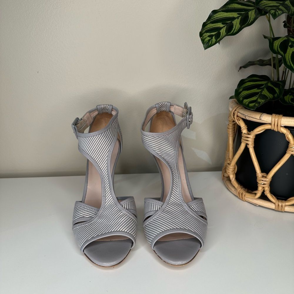 K. Bennett London Gray White Striped Christina Pumps Made in Italy, Size 9.5/40 - Picture 11 of 14